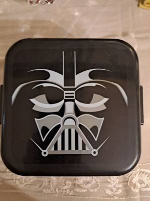 Darth Vader Lunchbox like new for kindergarten