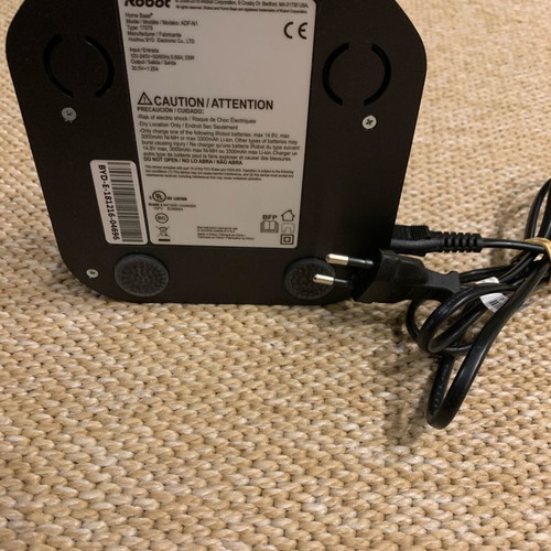 iRobot Roomba e5 robotic vacuum used