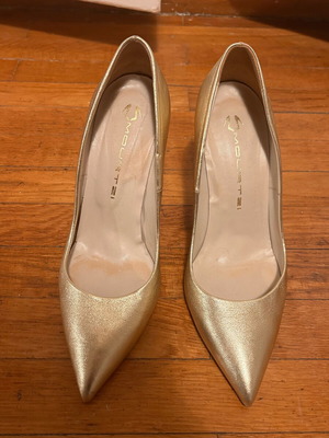 Mourtzi gold synthetic leather pumps like new, size 38, 10cm heel