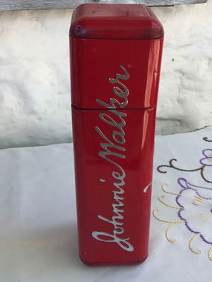 Johnnie Walker Red Label червена метална кутия употребявана, колекционерски калъф за бутилка уиски
