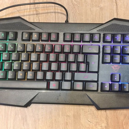 Trust GXT 830-RW Avonn Gaming Keyboard like new