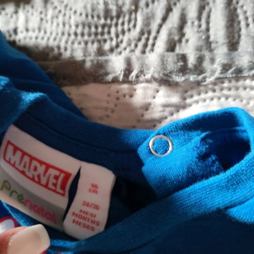 Captain America T-shirt 96cm used with shark cap