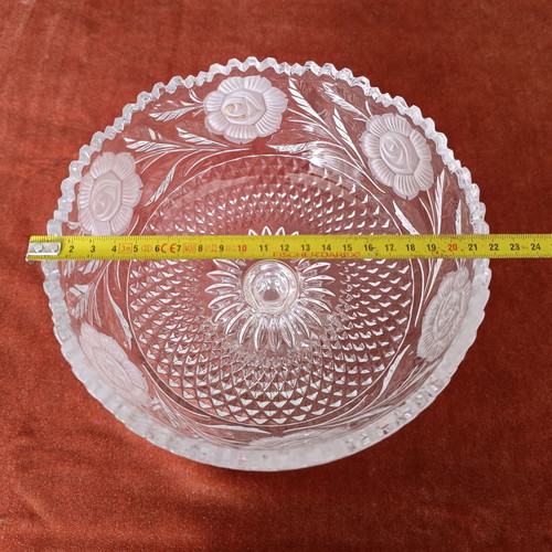 Vintage crystal fruit bowl handmade with base from Germany like new