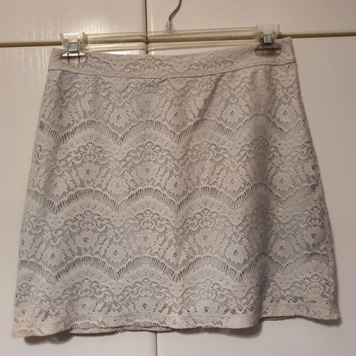 Mini lace skirt like new, light gray, size L
