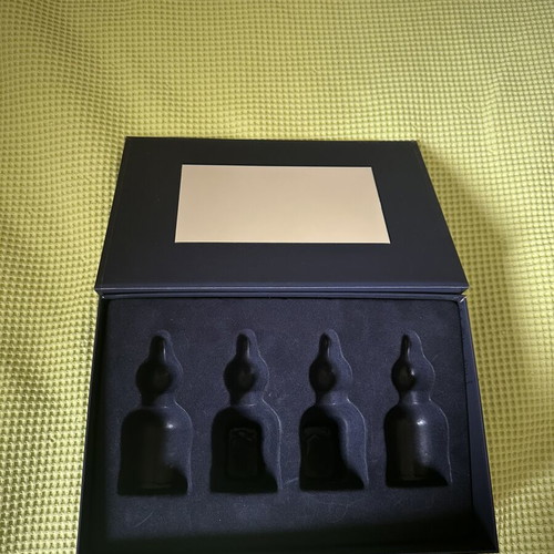 Craft box with mirror like new, velvet texture, removable perfume holders