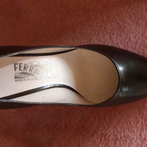 Salvatore Ferragamo brown pumps new, size 37