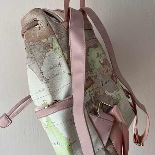 Backpack like new with map design