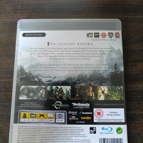 Skyrim PlayStation 3 game like new with case, booklet and map