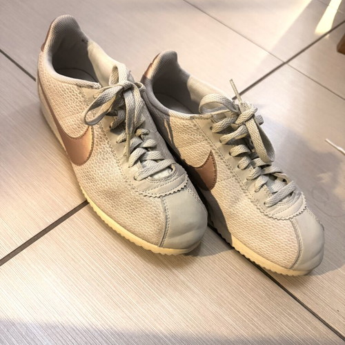 Nike sneakers size 40.5 like new beige and gold