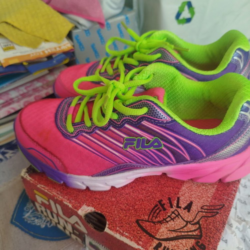 Fila Running Countdown Women's Athletic Shoes size 38 like new, multicolor