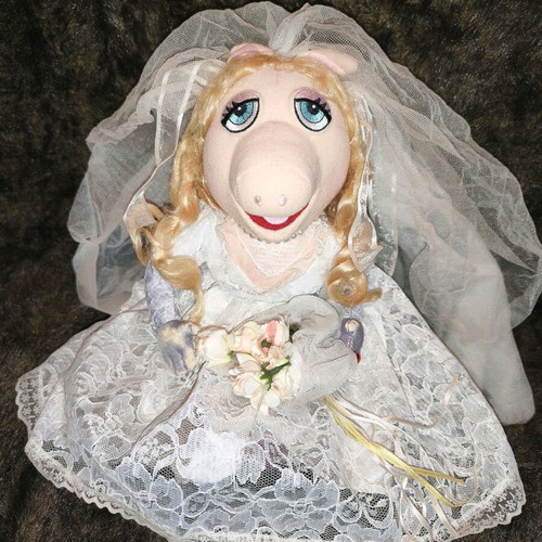 Miss Piggy Bride Plush like new from Muppets Show 38 cm