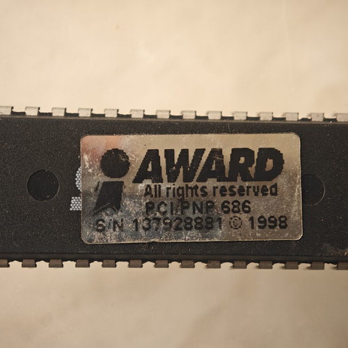Award Software PCI/PNP 686 motherboard BIOS chip used, vintage 1998