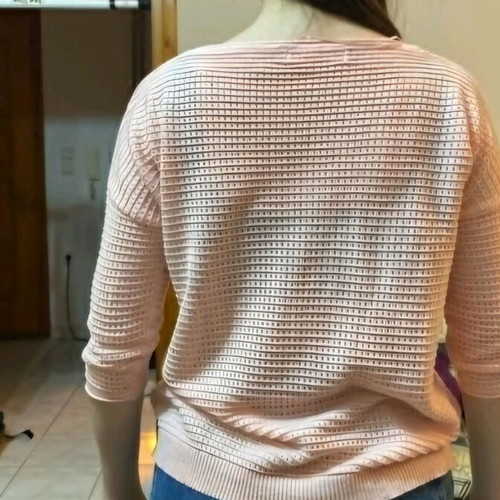 Pink Woman pink lightweight knit top like new, size S