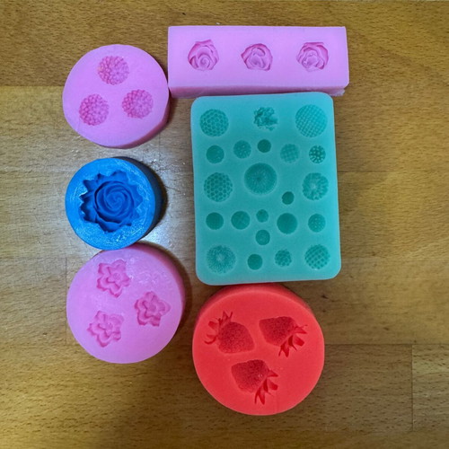 Silicone mold set like new with flowers and fruits
