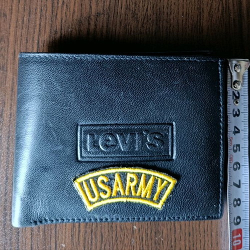 Levi Strauss Mens Real Leather Wallet like new