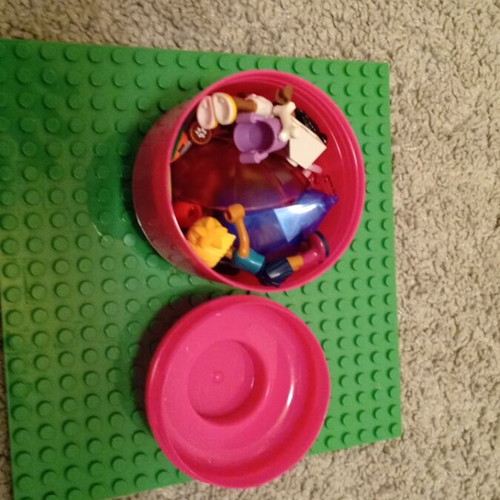 Lego figures and accessories pack