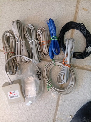 RJ11 telephone cables 1.5m like new, set of 8 with 2 splitters