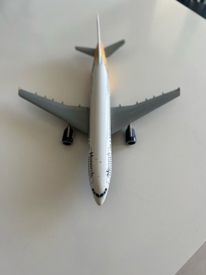 Airplane figure used, static