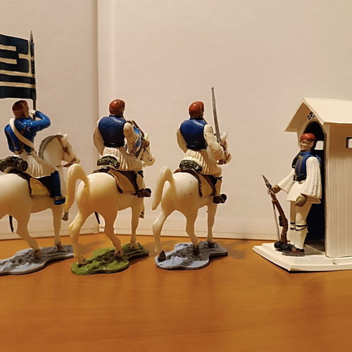Athens Evzones military figurines set like new