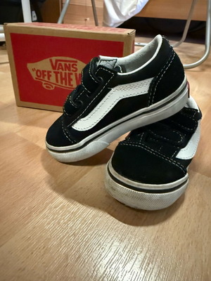 Vans Old Skool V Kids Shoes no 22 like new unisex