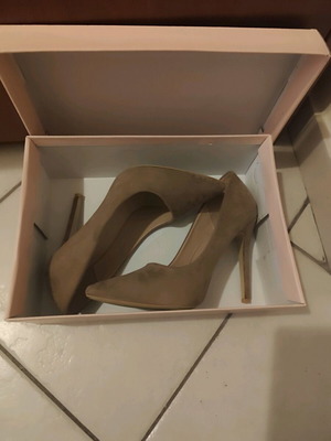 Zapatos beige pumps like new, size 37, 11 cm heel
