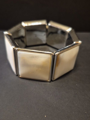 Βραχιόλι καινούργιο με μέταλλο και πέτρα από κοχύλι με σιλικόνη