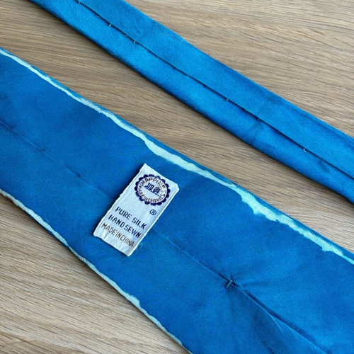 Handmade tie new from 100% pure silk with painted bird design