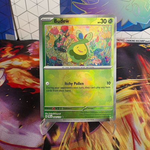 Budew MasterBall (PRE 004) Prismatic Evolutions Pokemon card like new