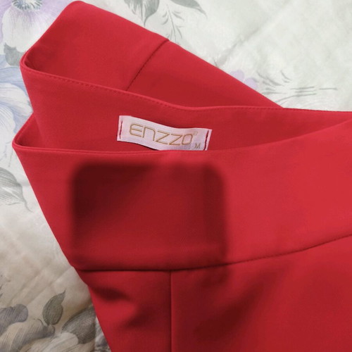 Enzzo women's suit set like new, red