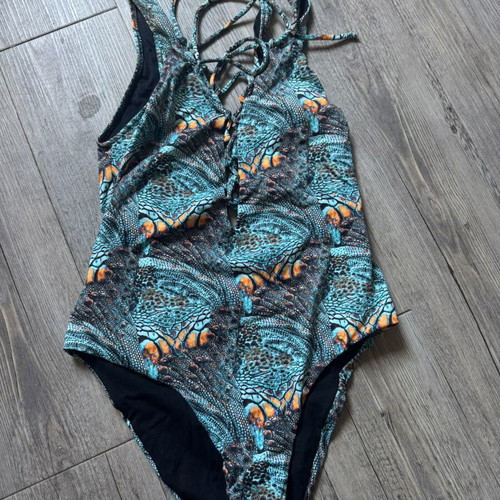 One-piece swimsuit with exotic animal print like new, size M