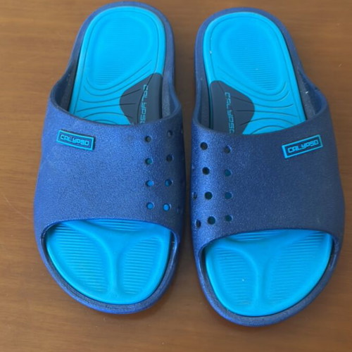 Calypso slippers like new, sizes 30-31, blue and turquoise
