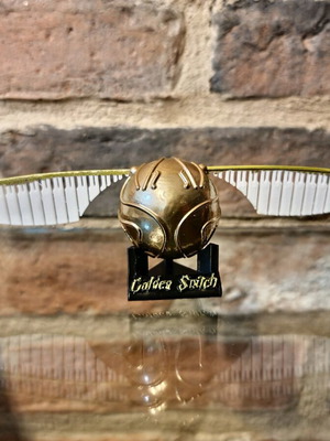 Golden Snitch Harry Potter new with stand
