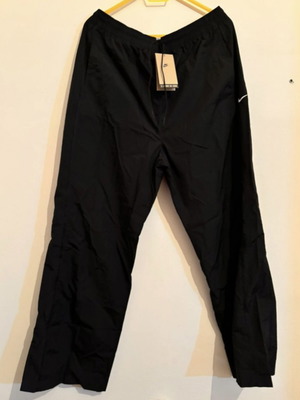 Φόρμα Nike καινούργια, μέγεθος L, μαύρο