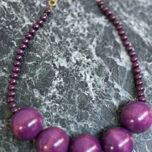 Purple wooden necklace like new, summer style