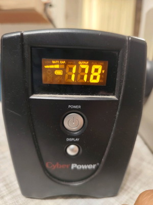 Ups used without battery, good condition, set of 2