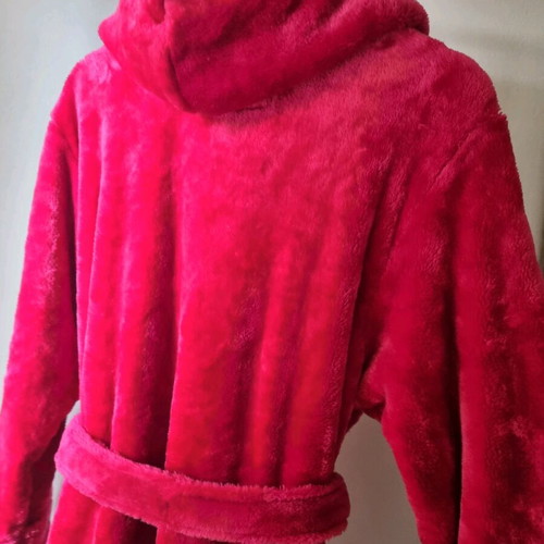 Plush bathrobe with hood like new, size M