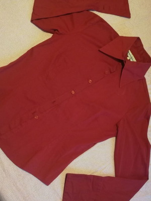 Red shirt like new, size M