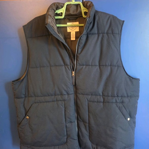 St. John's Bay men's puffer vest like new, XXL