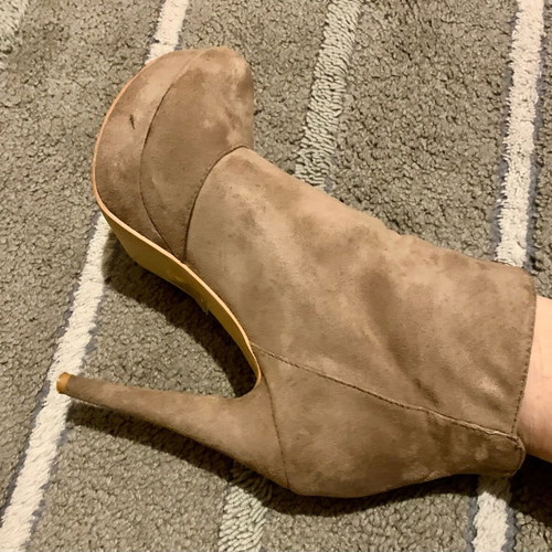 Beige ankle boots used with buckle and zipper size 40