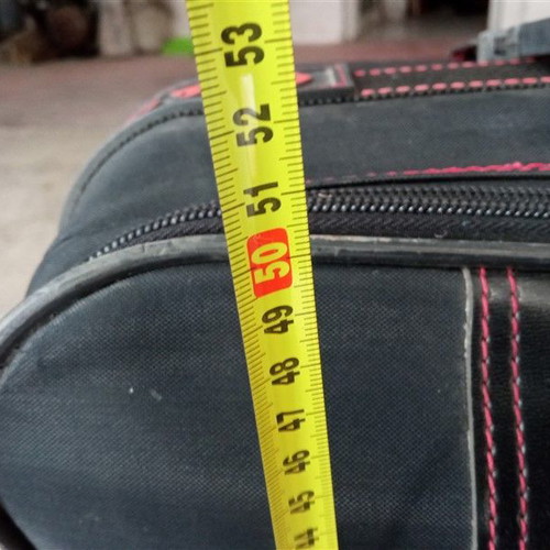 Medium suitcase with 4 wheels used