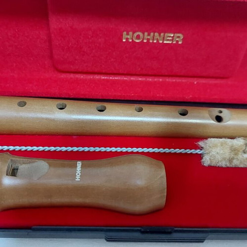 Hohner 9532 C-Sopran Wooden Recorder Like New with Case and Accessories