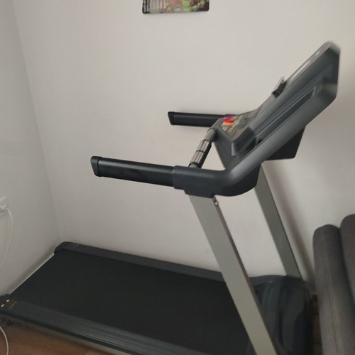 Electronic treadmill up to 150kg with many extras