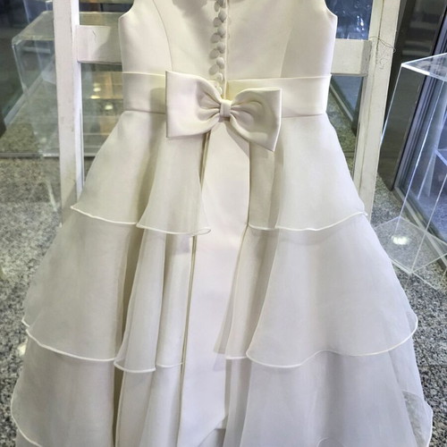 Ivory flower girl dress new with beautiful details in various sizes