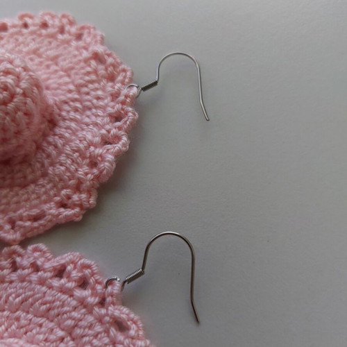 Handmade crochet earrings in pink, like new, hat shape