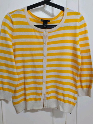 Basic Striped Cardigan Sweater H&M like new, 3/4 sleeves, size S