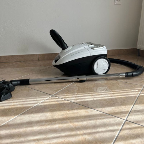 Ηλεκτρική σκούπα Gruppe Silent σαν καινούργιο, ισχύς 700 W, φίλτρο HEPA