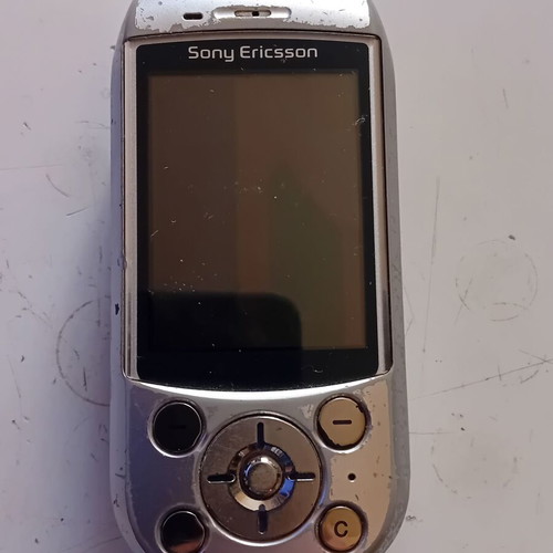 Sony Ericsson S700i mobile phone refurbished for spare parts