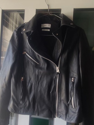 Mango women's leather jacket like new, size M
