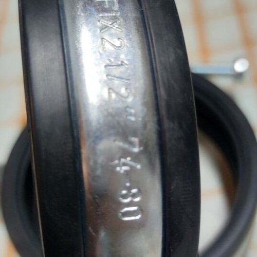 Black Split Pipe Clamps, 2 Pieces, New