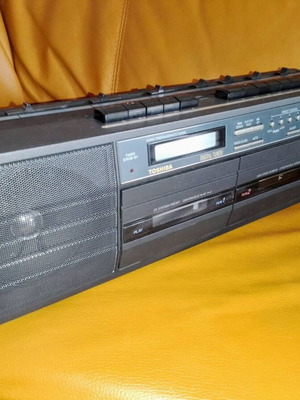 Toshiba RT-8539 φορητό στερεοφωνικό ραδιοκασετόφωνο σαν καινούργιο